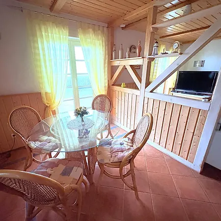 Nele 2 - Fuer 4 Personen In Wiek Direkt Am Bodden Mit Terrasse *